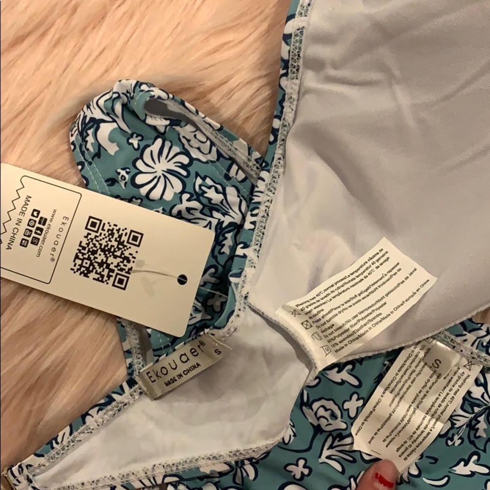 Two Piece Paisley Swimsuit 📦 (S-14) - Picture 10 of 12